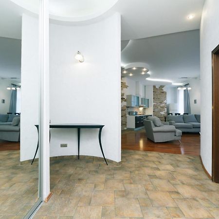 Lux Near Maidan, Khreschutyk 3Br Daire Kiev Dış mekan fotoğraf