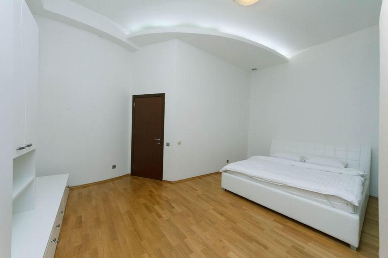 Lux Near Maidan, Khreschutyk 3Br Daire Kiev Dış mekan fotoğraf