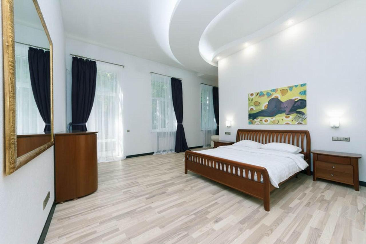 Lux Near Maidan, Khreschutyk 3Br Daire Kiev Dış mekan fotoğraf