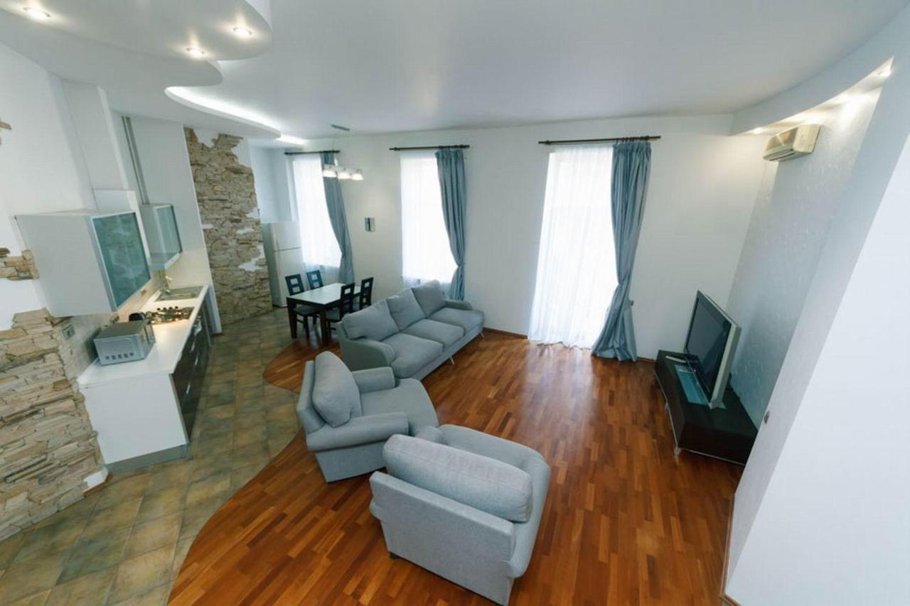 Lux Near Maidan, Khreschutyk 3Br Daire Kiev Dış mekan fotoğraf