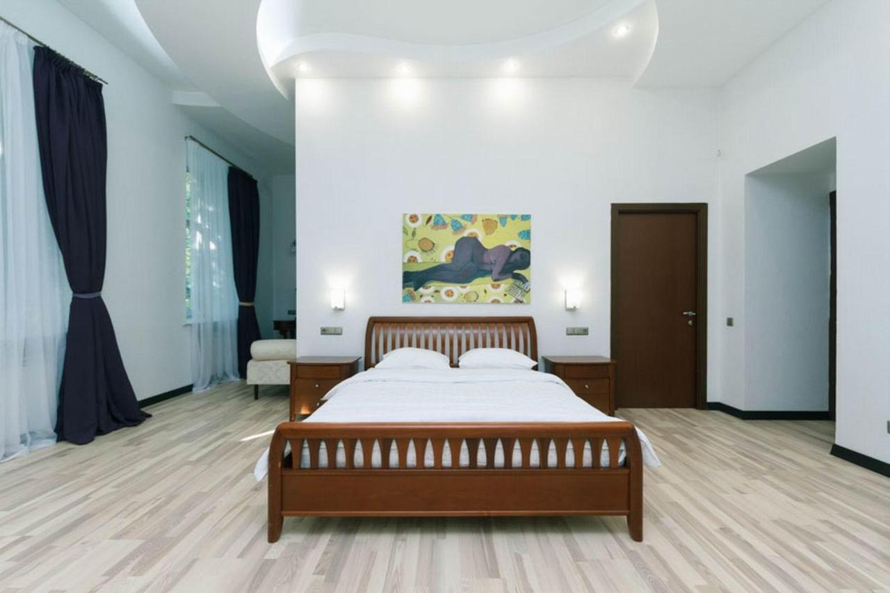 Lux Near Maidan, Khreschutyk 3Br Daire Kiev Dış mekan fotoğraf