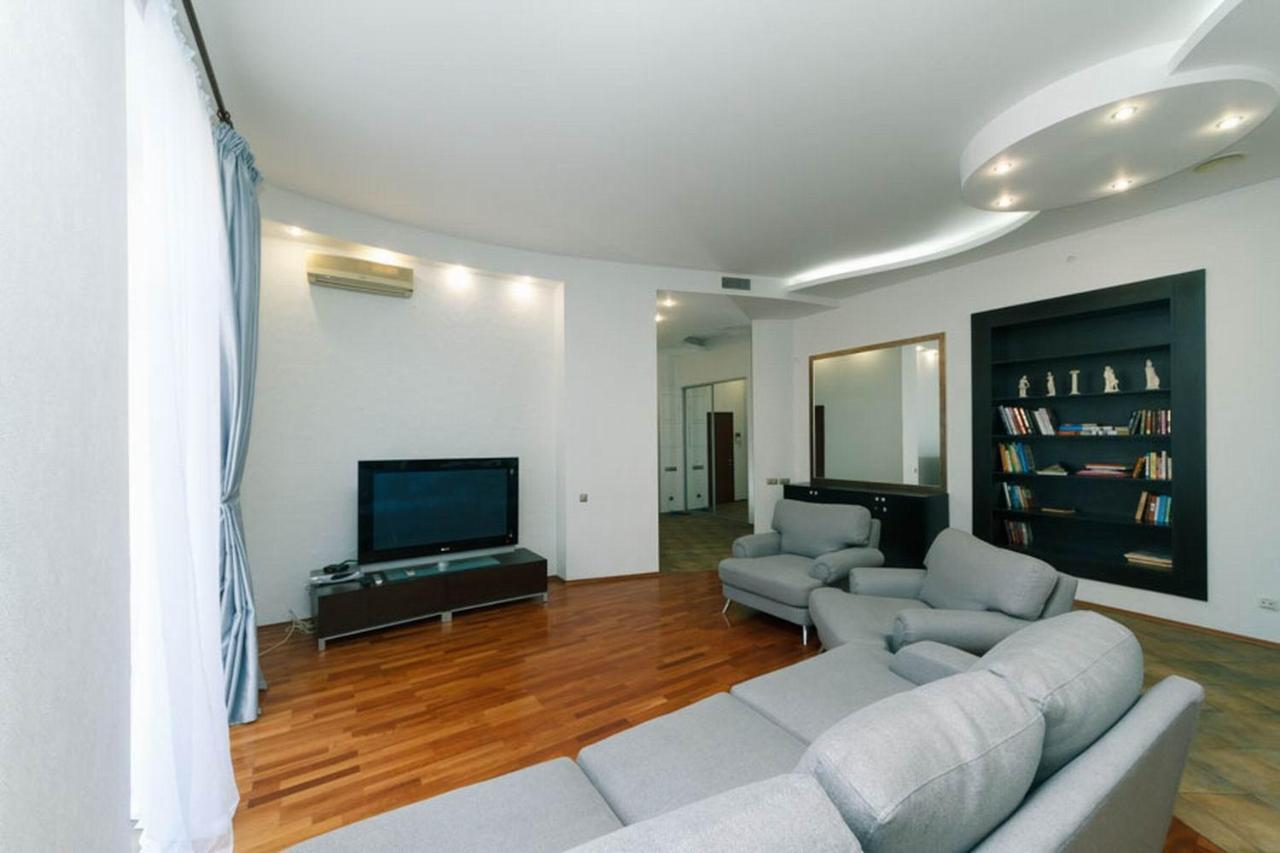 Lux Near Maidan, Khreschutyk 3Br Daire Kiev Dış mekan fotoğraf
